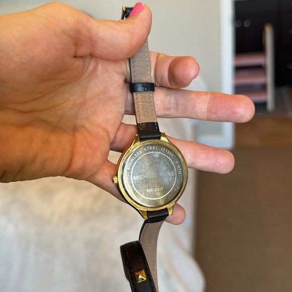 Michael Kors Double Wrap Black Runway Watch - Picture 5 of 6